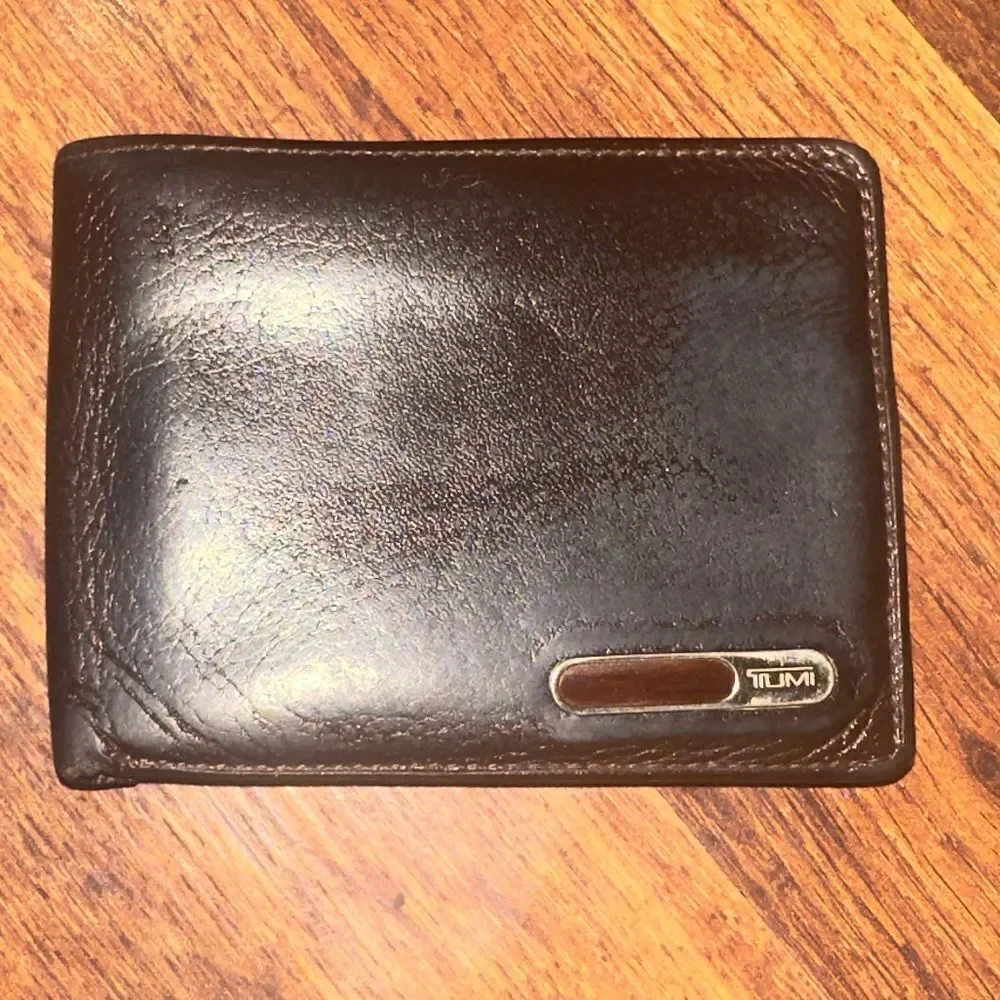Tumi Men Wallet